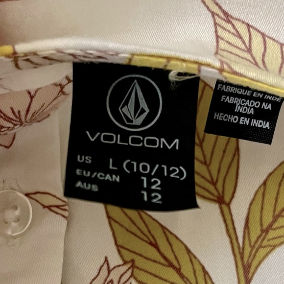 Volcom Girls Short Sleeve Happy Clouds Floral Print Romper. Size L (10/12). - Picture 4 of 7